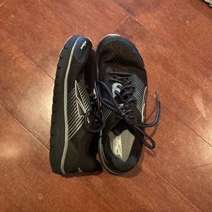 Women’s Altra Provision 4
